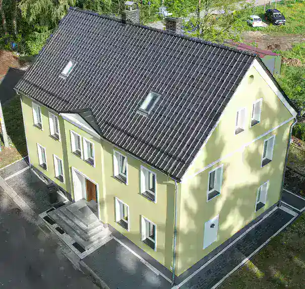 Stara Plebania po remoncie widziana z góry